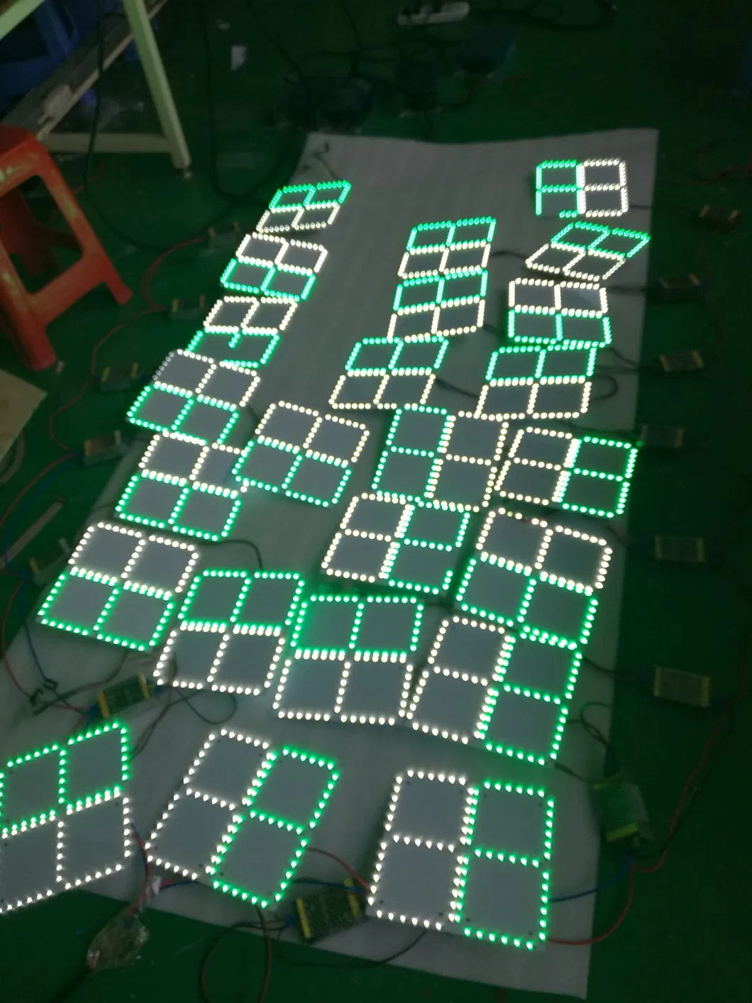 High Brightness 12/16/24 Inch Green 8888 Digital LED Gas Station Price Digital Panel LED Gas Sign