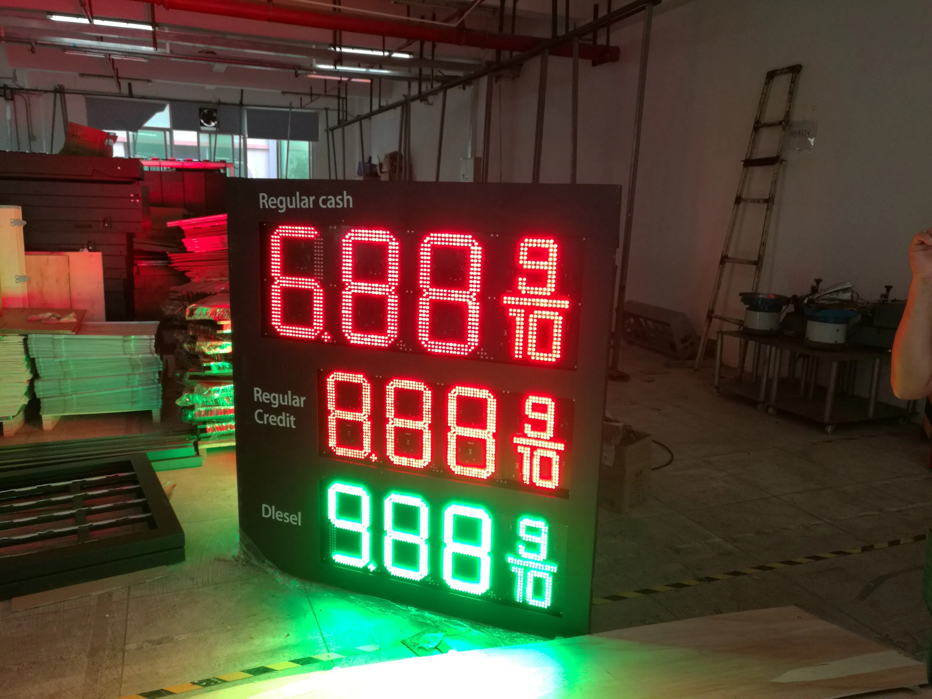 High Brightness 12/16/24 Inch Green 8888 Digital LED Gas Station Price Digital Panel LED Gas Sign