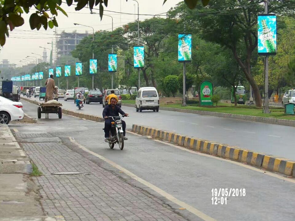 Outdoor Branding Street Pillar Fixed Light Pixel Pitch 4mm LED Screen Display