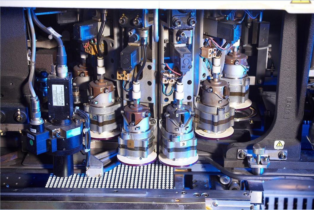 P15.625mm Outdoor Transparent LED Advertising Curtain Display