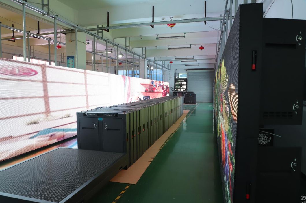 P15.625mm Outdoor Transparent LED Advertising Curtain Display