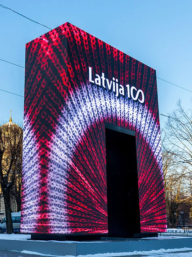 P3.9mm Wide Viewing Angle Full Color LED Wall Outdoor LED Display Screen