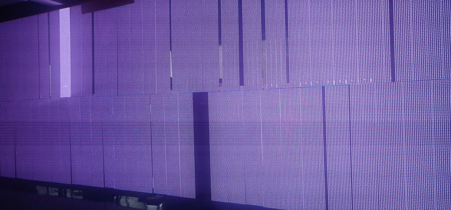 Transparency LED Window Glass LED Display P3.9 High Definition/Mall Display